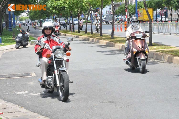 Ngac nhien biker Viet U74 hon nua doi “nai” moto PKL-Hinh-9